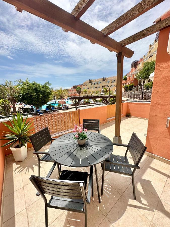Sunny Apartment & Heated Pool Los Cristianos  Exterior photo