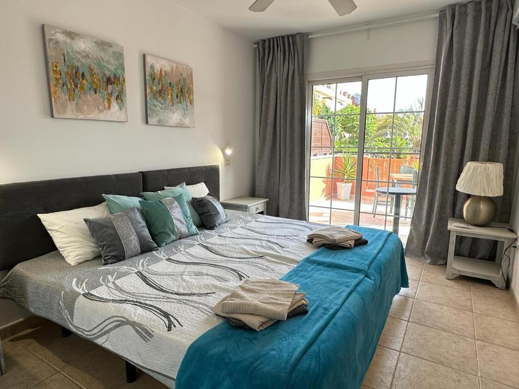 Sunny Apartment & Heated Pool Los Cristianos  Exterior photo