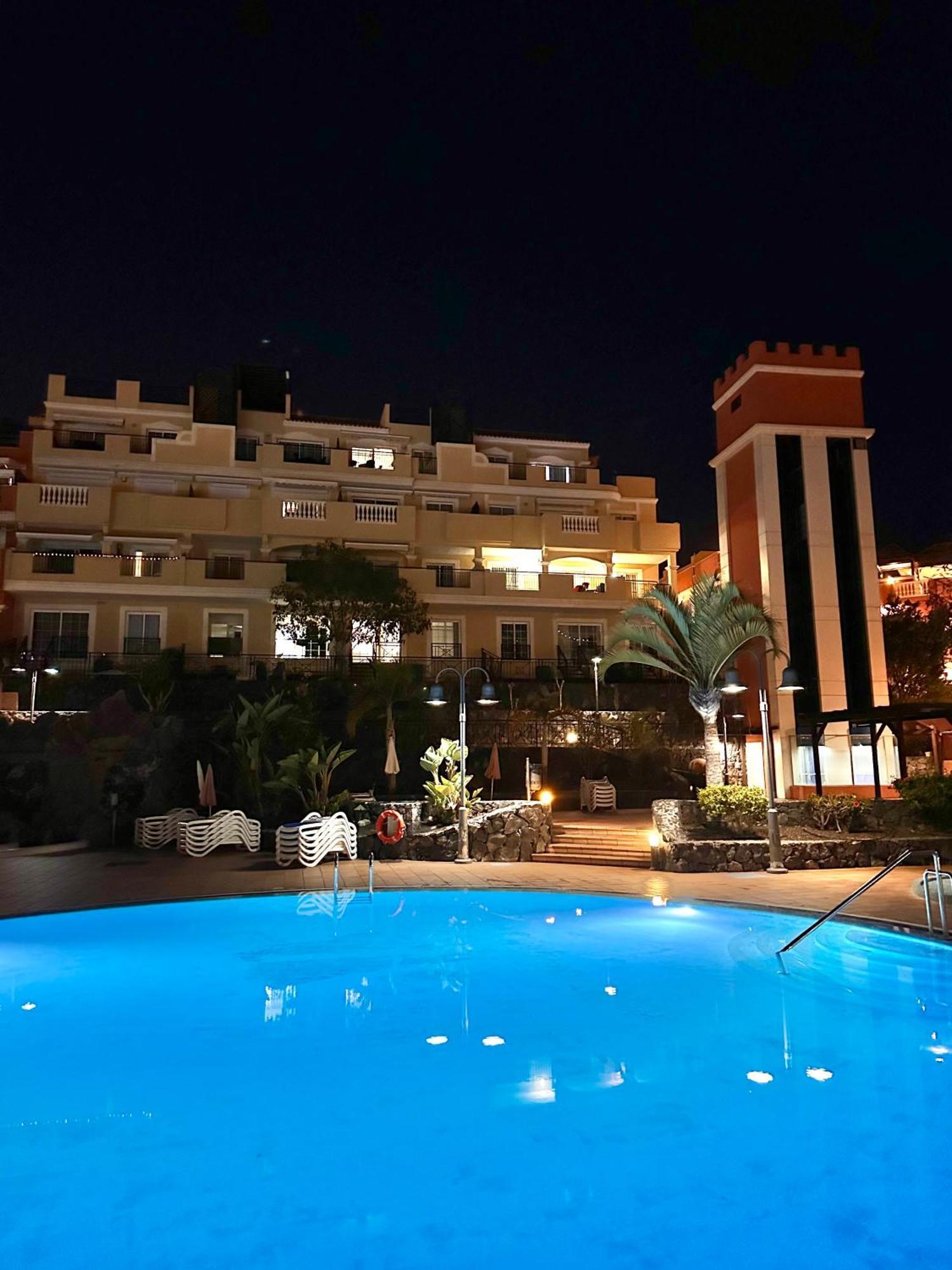 Sunny Apartment & Heated Pool Los Cristianos  Exterior photo