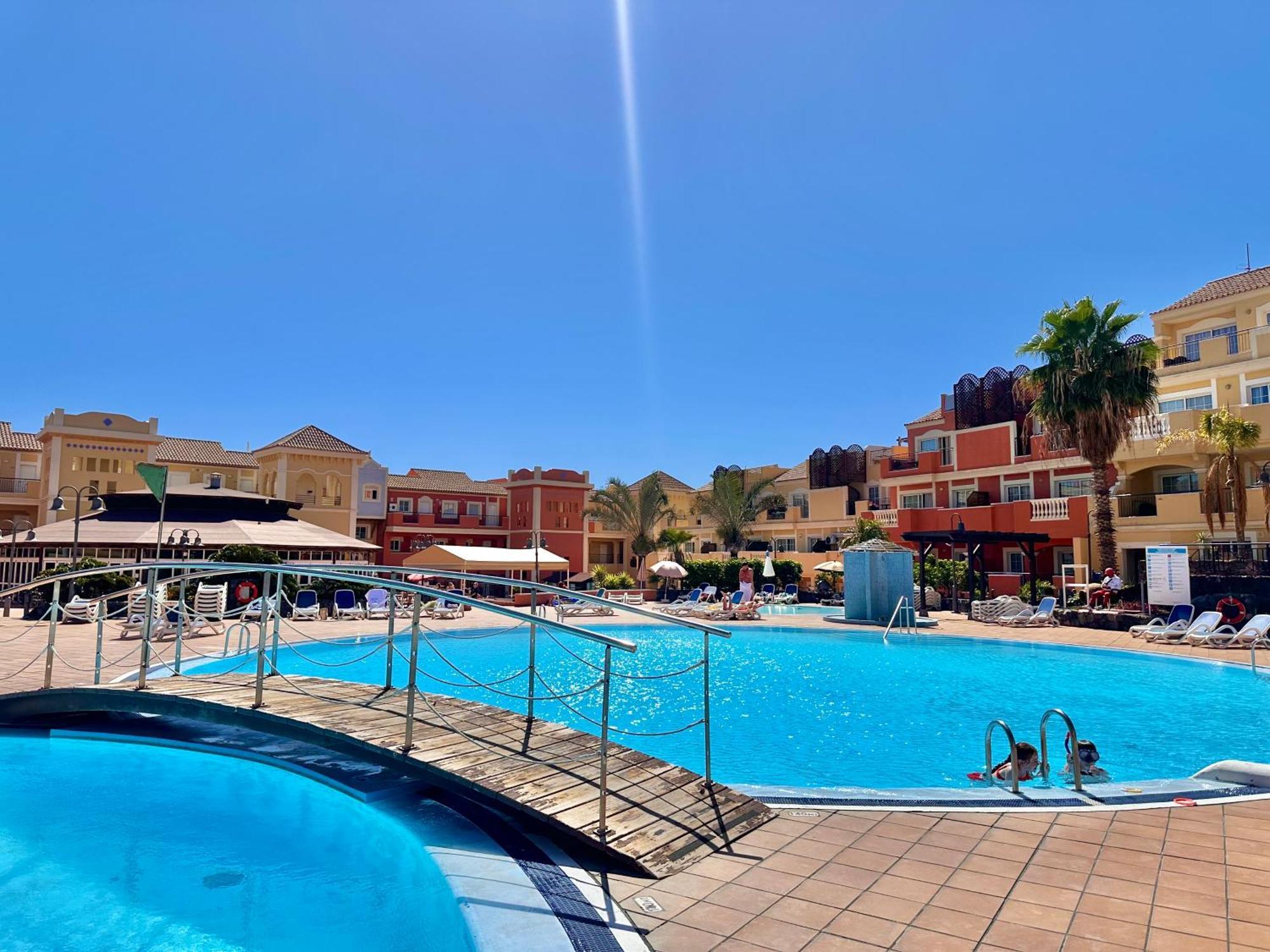 Sunny Apartment & Heated Pool Los Cristianos  Exterior photo