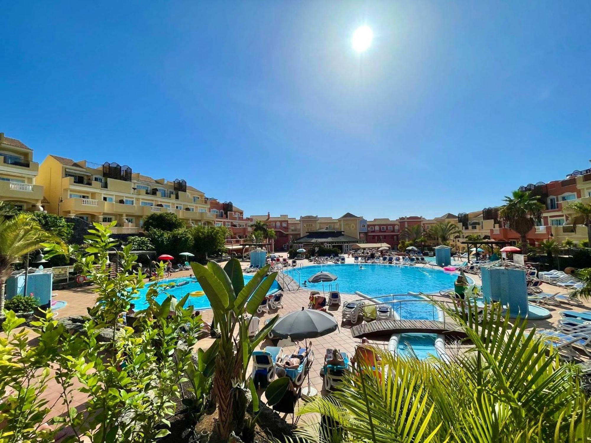 Sunny Apartment & Heated Pool Los Cristianos  Exterior photo