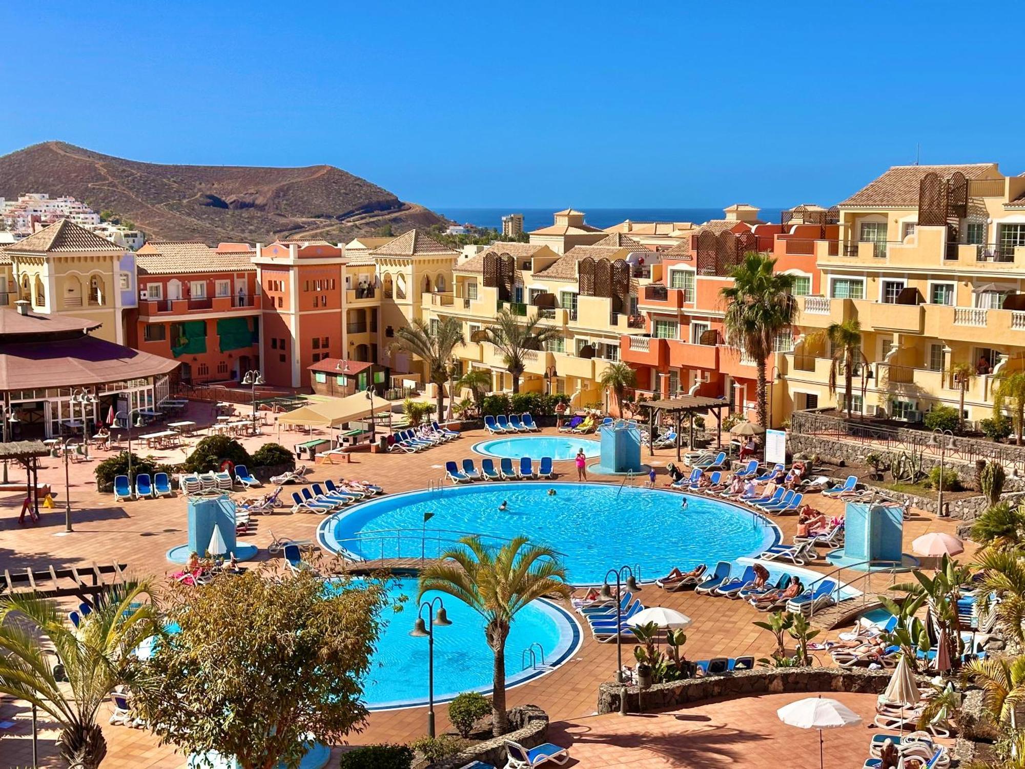 Sunny Apartment & Heated Pool Los Cristianos  Exterior photo